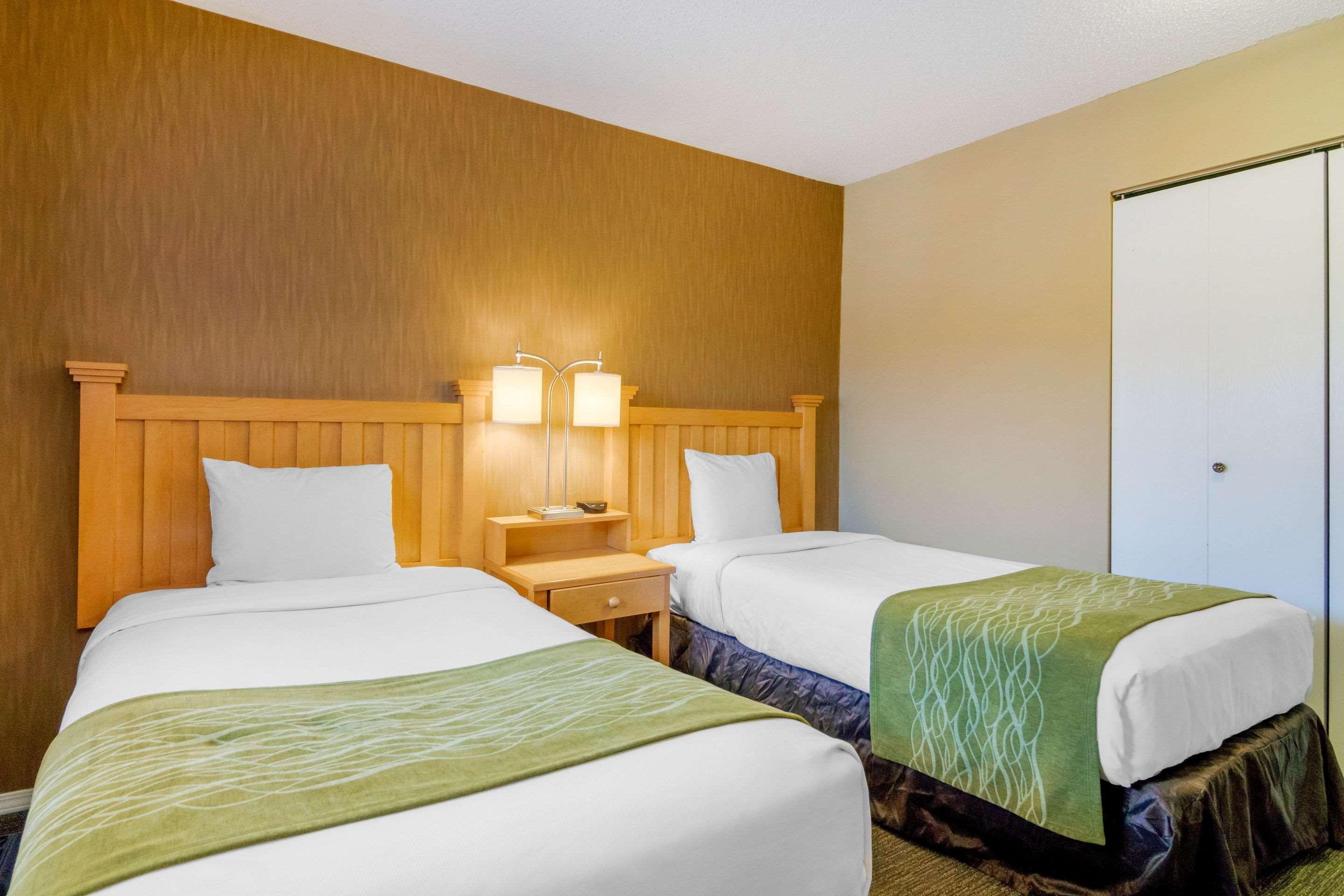 Econo Lodge Inn & Suites West Vancouver Eksteriør bilde