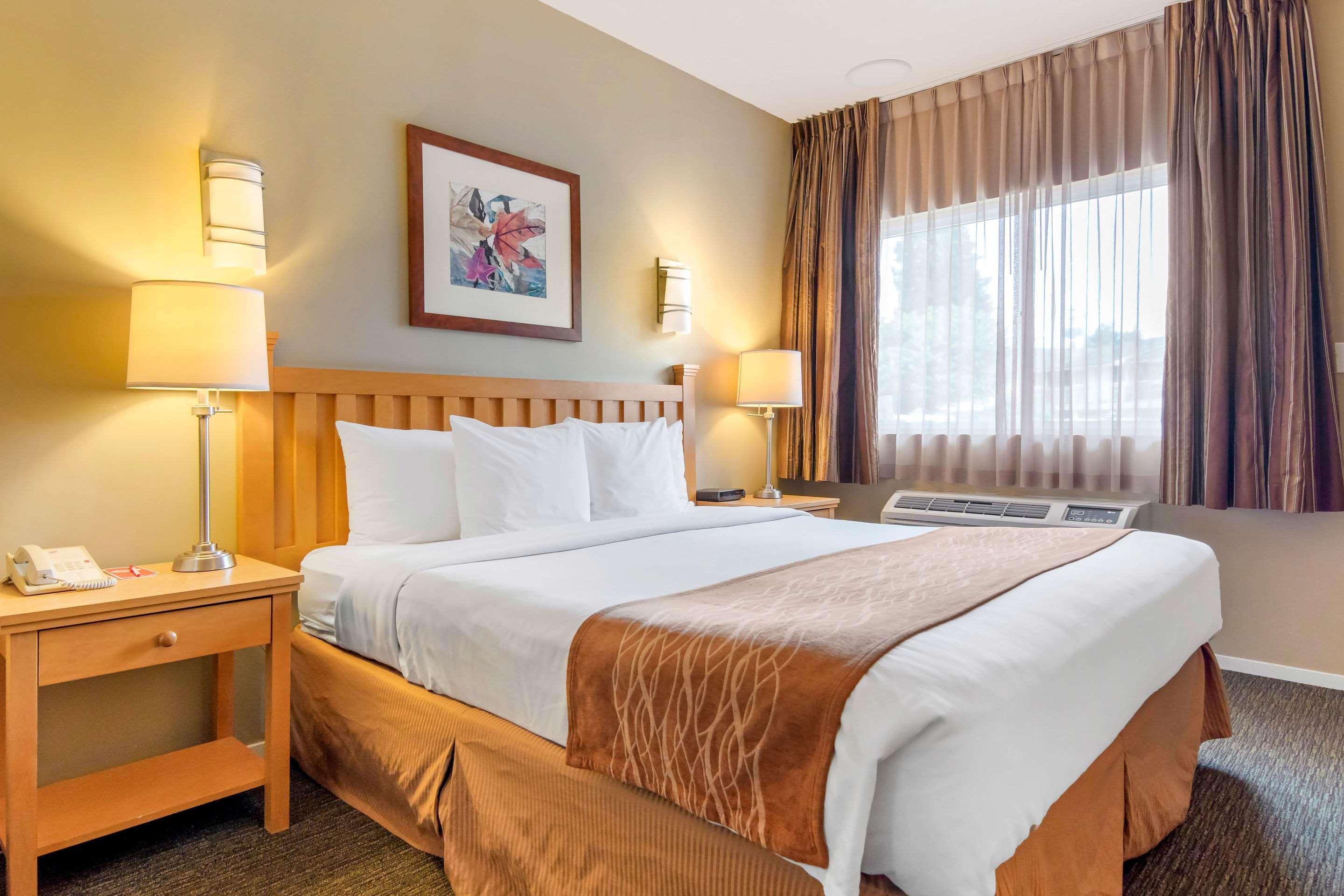 Econo Lodge Inn & Suites West Vancouver Eksteriør bilde