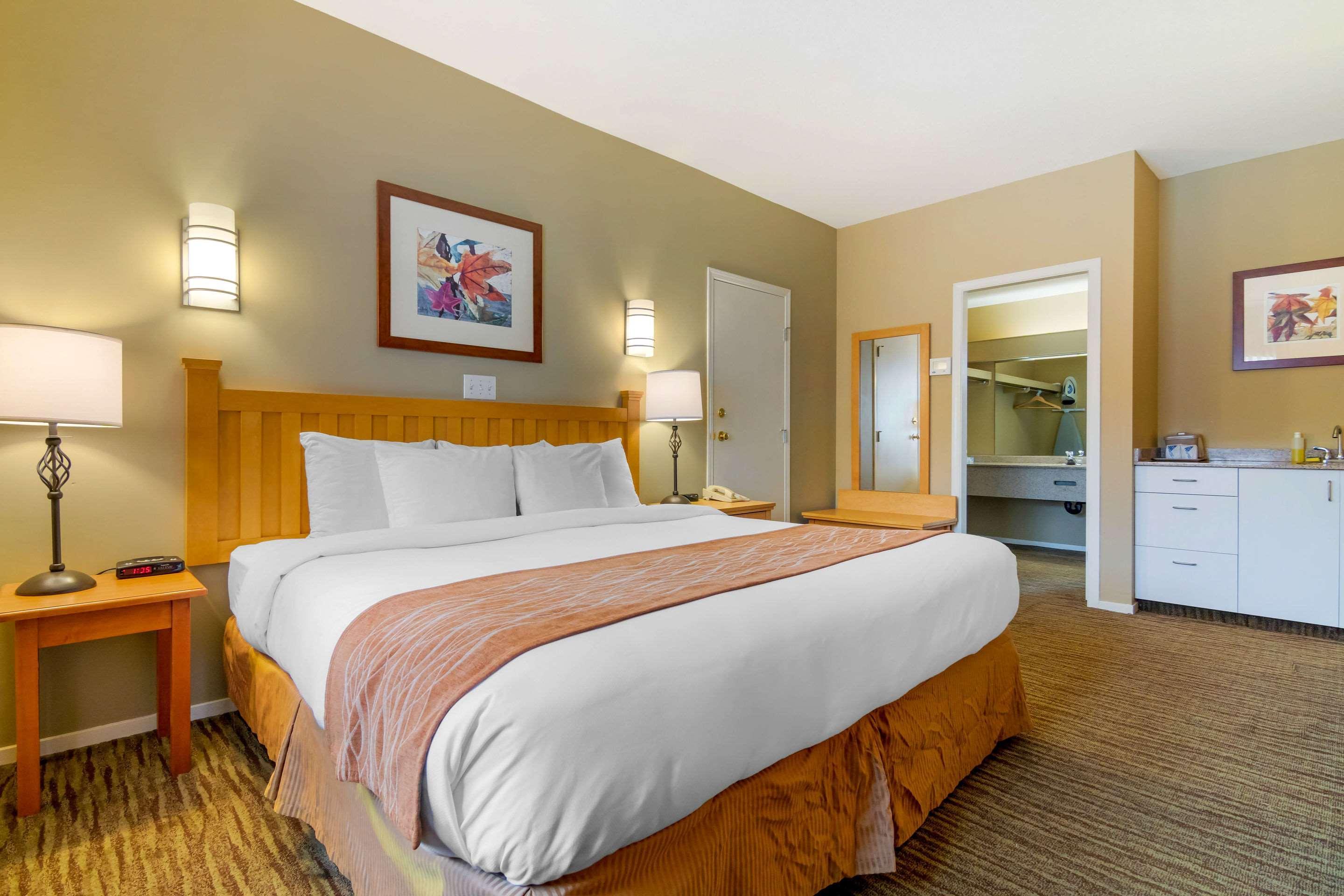 Econo Lodge Inn & Suites West Vancouver Eksteriør bilde
