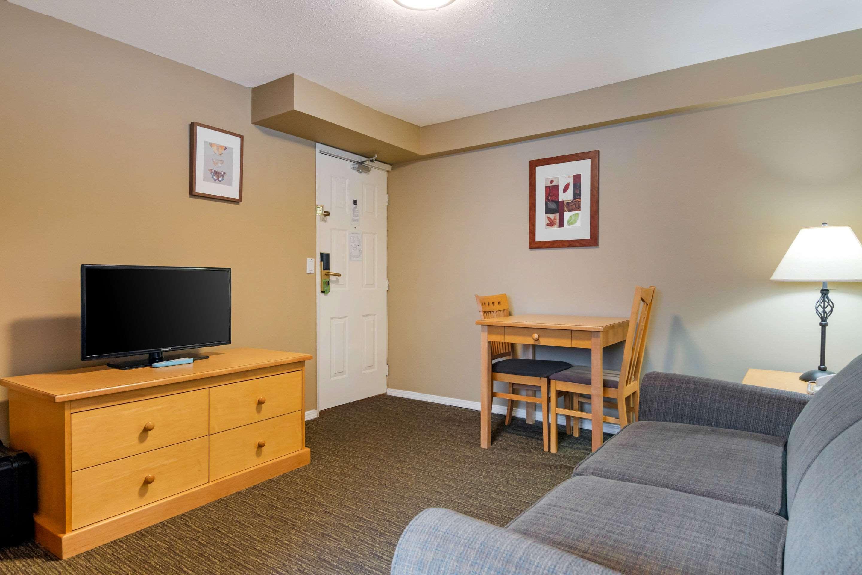 Econo Lodge Inn & Suites West Vancouver Eksteriør bilde
