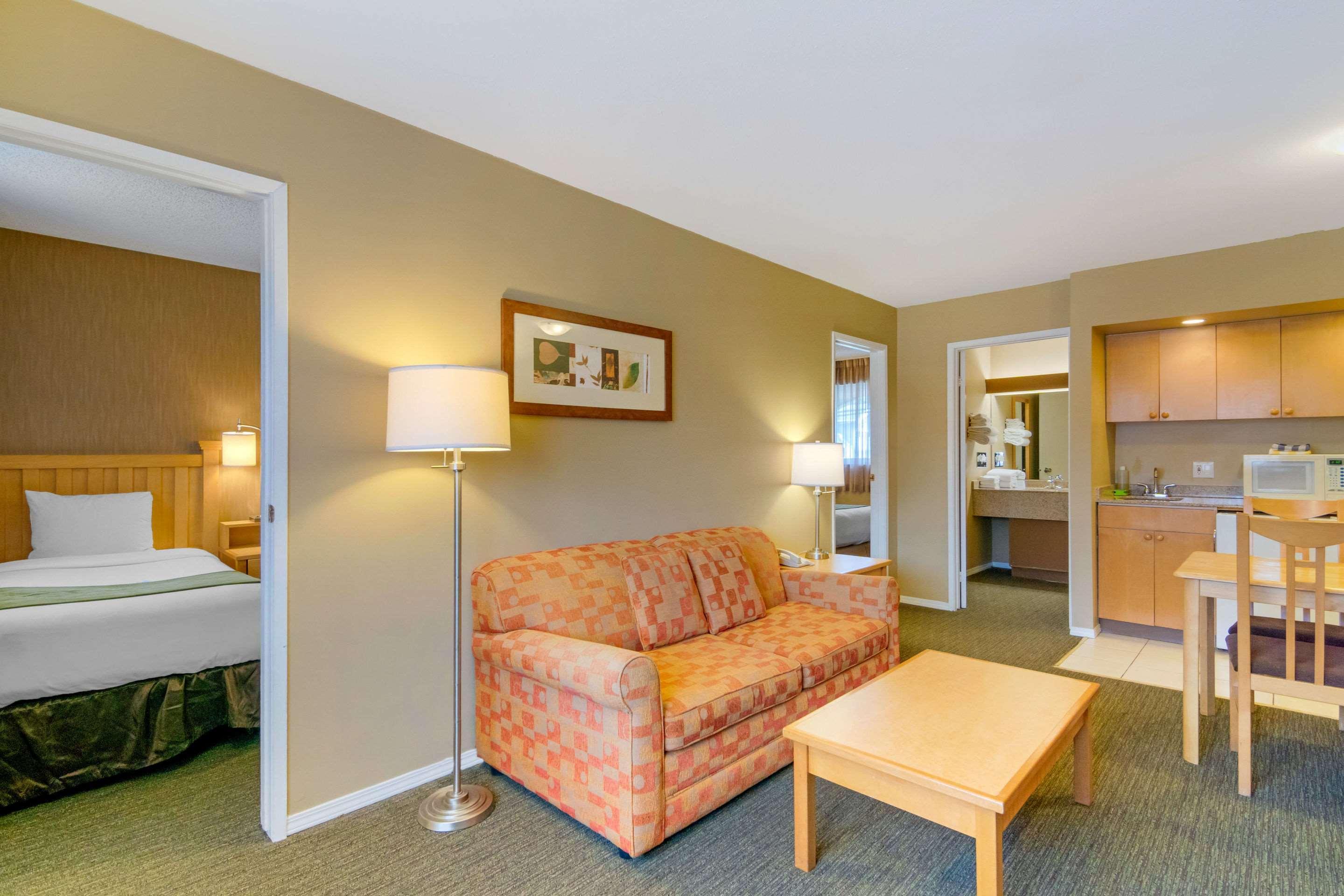 Econo Lodge Inn & Suites West Vancouver Eksteriør bilde