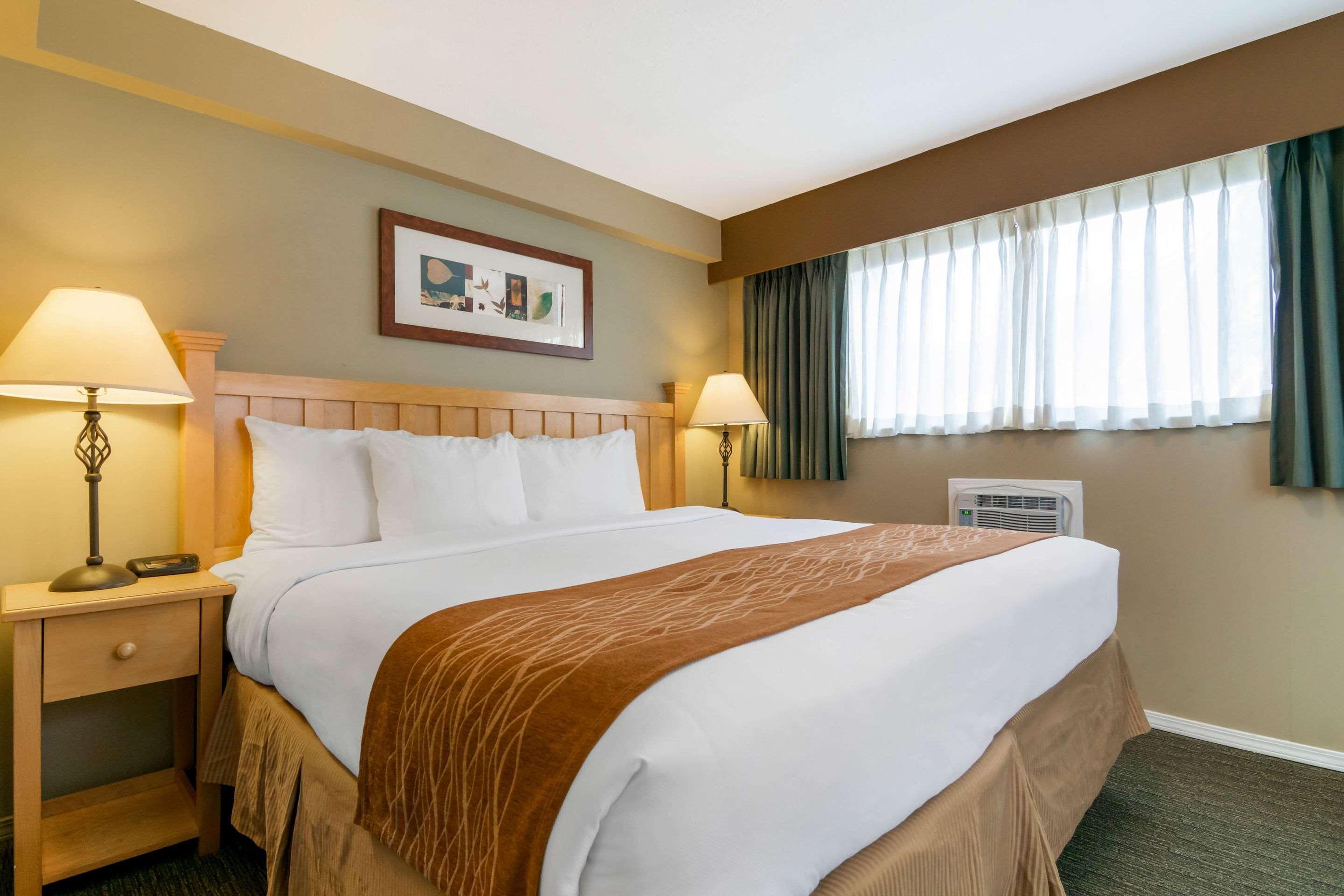 Econo Lodge Inn & Suites West Vancouver Eksteriør bilde