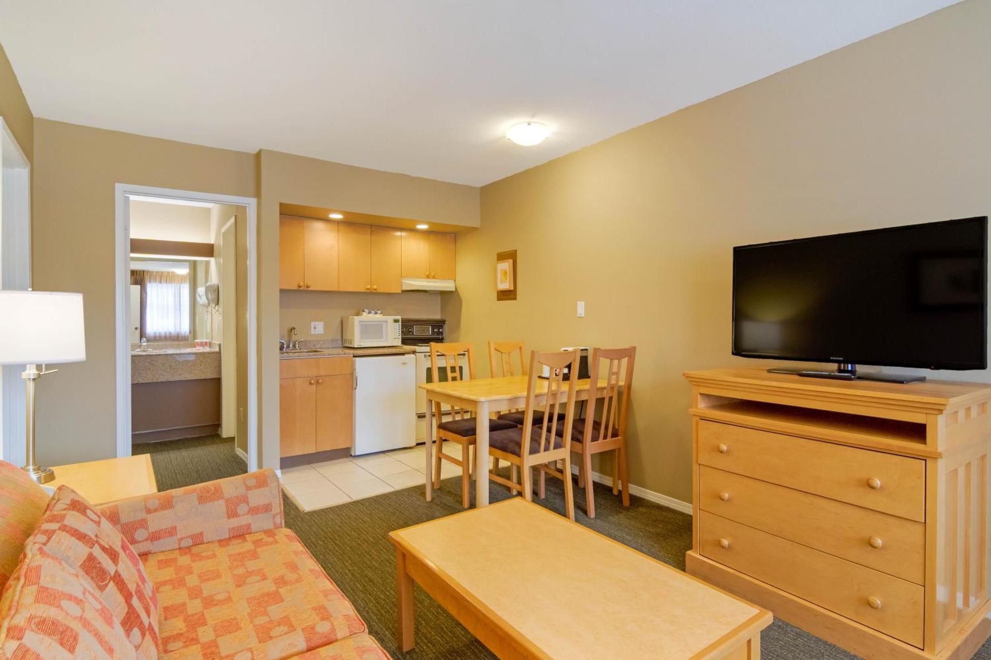 Econo Lodge Inn & Suites West Vancouver Eksteriør bilde