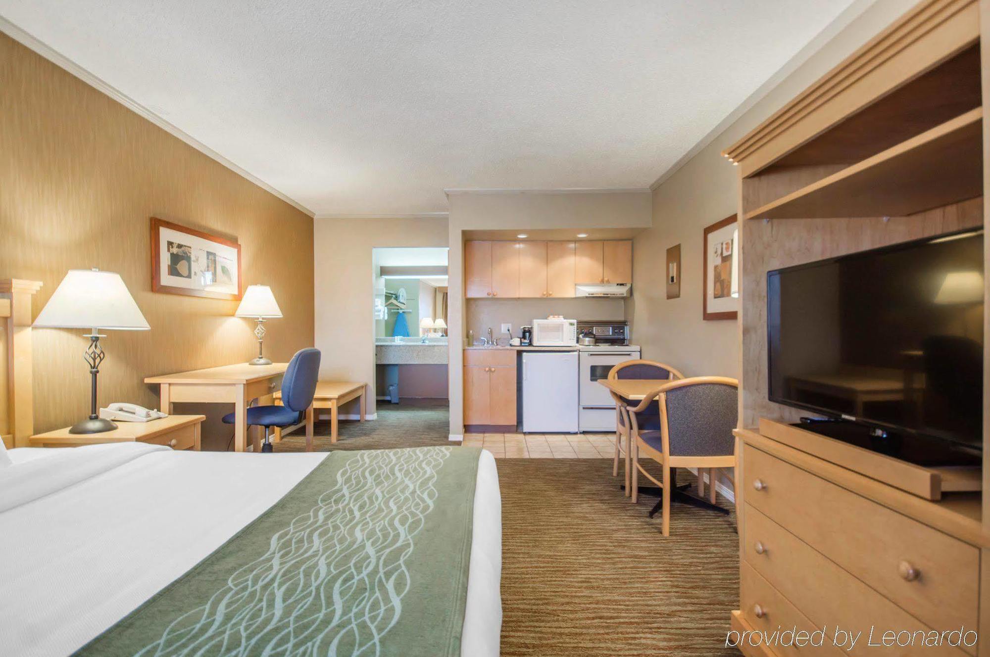 Econo Lodge Inn & Suites West Vancouver Eksteriør bilde